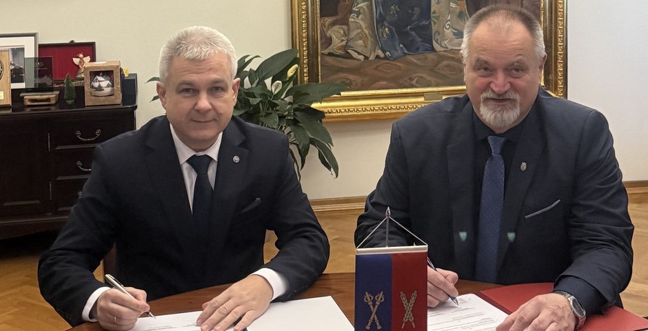 Podpisanie porozumienia.